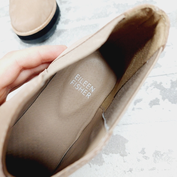 NEW Eileen Fisher Caddy Tan Leather Pull-On Wedge Chelsea Booties B613 - Picture 10 of 11